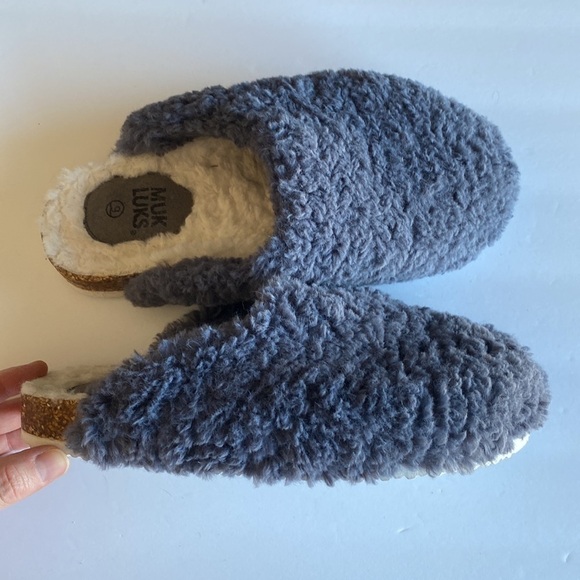 Muk Luks blue white fluffy slippers cork sole Sz 9 - Picture 4 of 5